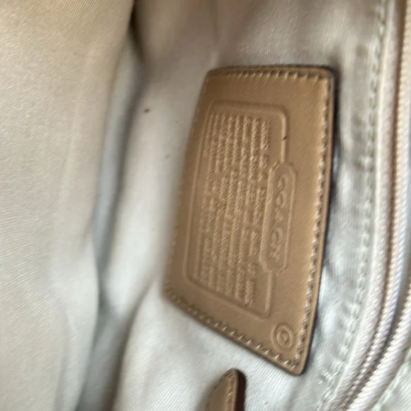 Chic Brown Suede Crossbody Bag - Picture 4 of 5